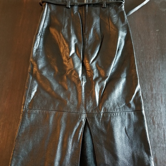 Genuine leather skirt - Picture 2 of 4